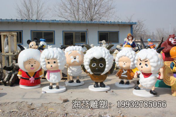 玻璃钢城市喜羊羊与灰太狼雕塑 玻璃钢城市喜羊羊与灰太狼雕塑