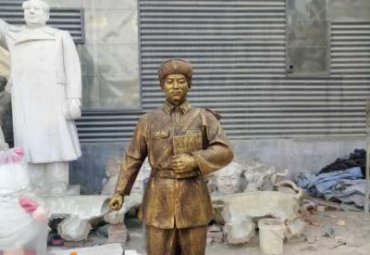 广场雷锋铜雕雕塑