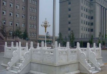 广场石雕升旗台雕塑