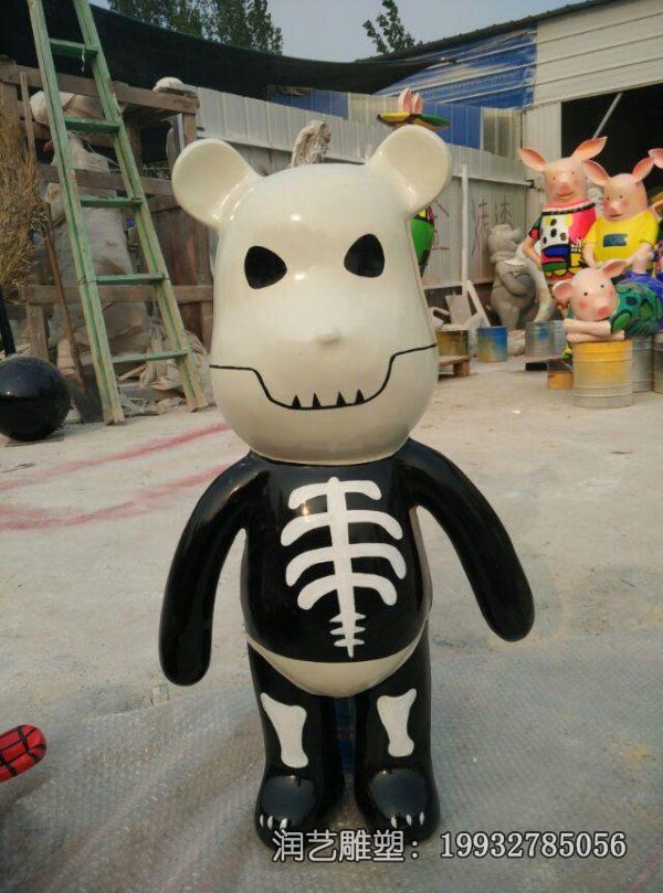 园林玻璃钢暴力熊雕塑 园林玻璃钢暴力熊雕塑