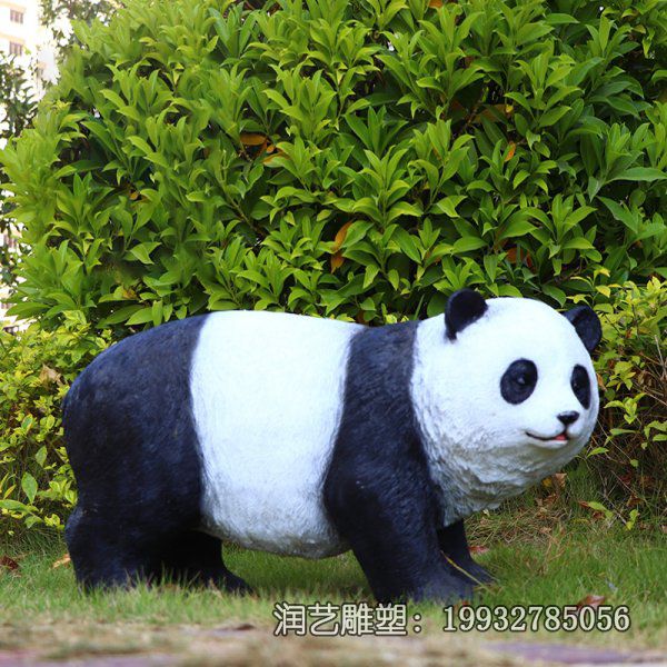 草坪玻璃钢熊猫动物雕塑 草坪玻璃钢熊猫动物雕塑
