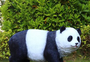 草坪玻璃钢熊猫动物雕塑