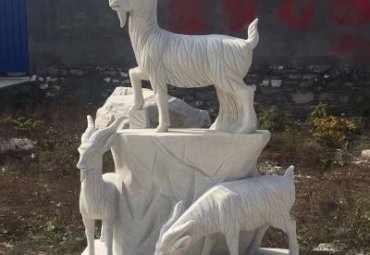 石雕公园羊雕塑