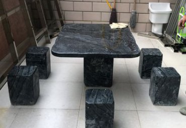 桌凳石雕小区雕塑