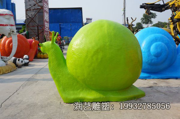 城市动物玻璃钢蜗牛雕塑 城市动物玻璃钢蜗牛雕塑