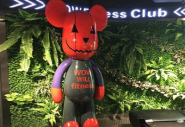 酒店玻璃钢暴力熊雕塑