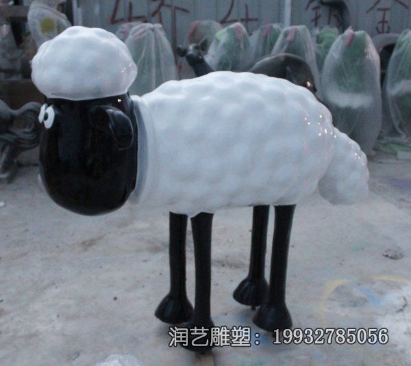 小区玻璃钢抽象小羊肖恩雕塑 小区玻璃钢抽象小羊肖恩雕塑