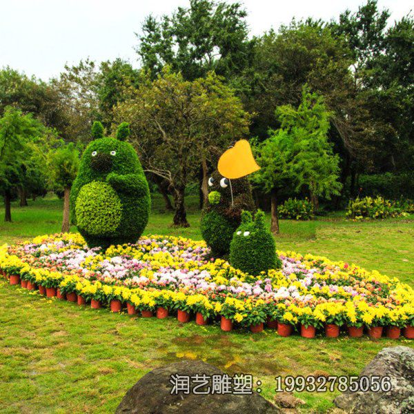 公园玻璃钢龙猫景观雕塑 公园玻璃钢龙猫景观雕塑