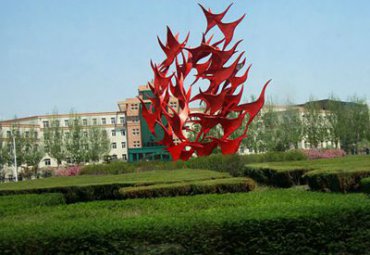 校园不锈钢抽象大雁雕塑