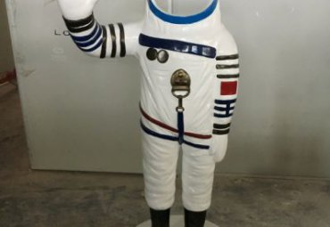 酒店玻璃钢卡通宇航员雕塑