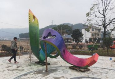 不锈钢景观螺旋雕塑