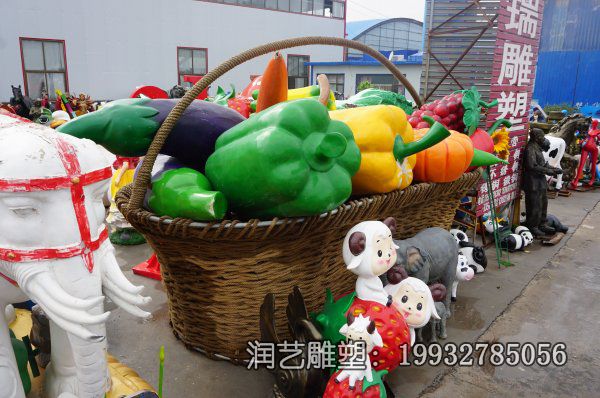 户外玻璃钢果篮景观雕塑 户外玻璃钢果篮景观雕塑