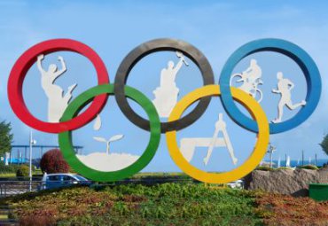 不锈钢街道景观五环雕塑