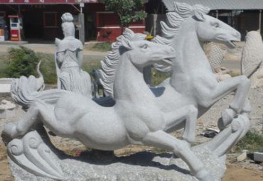 石雕街道马雕塑