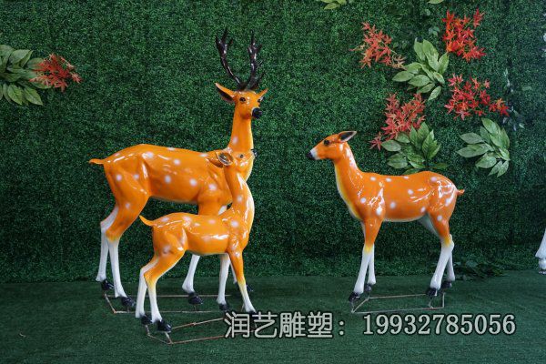 街道玻璃钢梅花鹿动物雕塑 街道玻璃钢梅花鹿动物雕塑