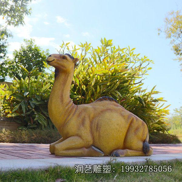 公园玻璃钢骆驼动物雕塑 公园玻璃钢骆驼动物雕塑