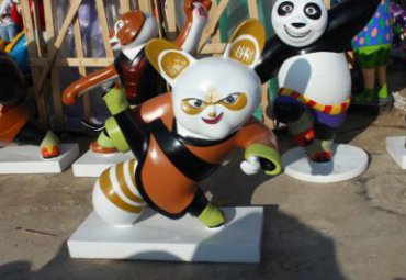 街道卡通玻璃钢功夫熊猫雕塑
