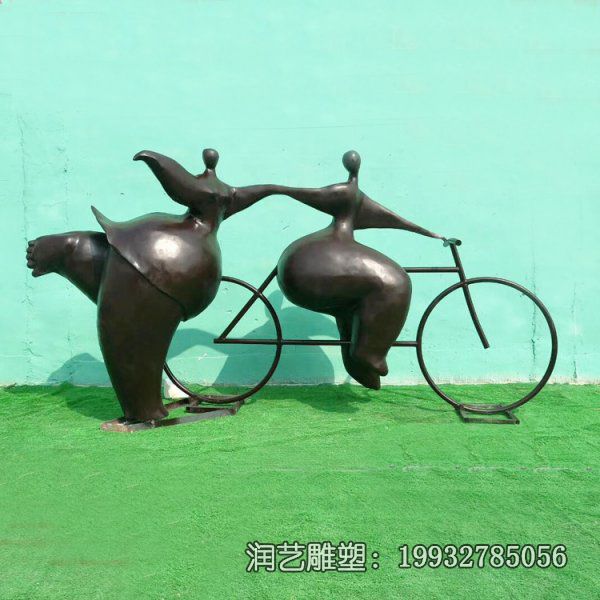 草坪玻璃钢骑车抽象雕塑 草坪玻璃钢骑车抽象雕塑