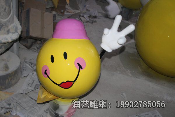 街道玻璃钢笑脸景观雕塑 街道玻璃钢笑脸景观雕塑