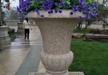 石雕街道花盆雕塑