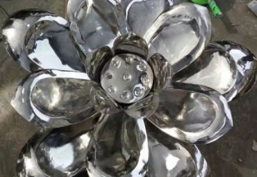 不锈钢企业荷花雕塑