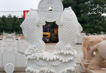 石雕动物鱼广场雕塑