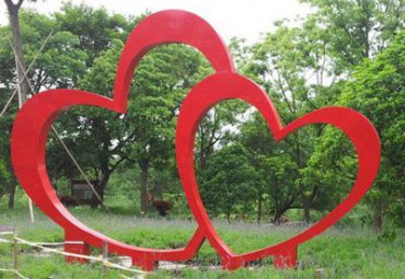 园林不锈钢心形景观雕塑