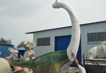 城市玻璃钢动物恐龙雕塑