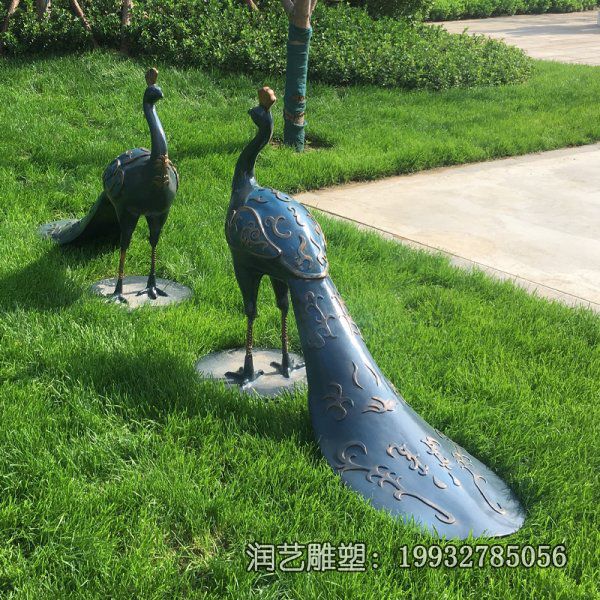 玻璃钢城市动物孔雀雕塑 玻璃钢城市动物孔雀雕塑