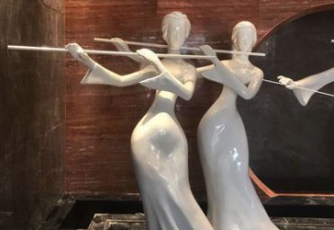 酒店玻璃钢音乐人抽象雕塑