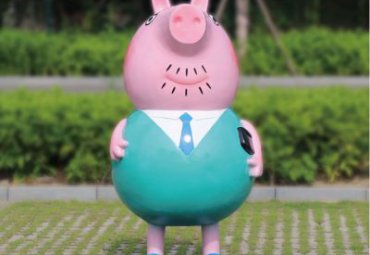 玻璃钢公园小猪佩奇卡通雕塑