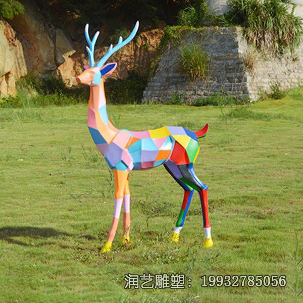 城市玻璃钢彩绘鹿雕塑 城市玻璃钢彩绘鹿雕塑