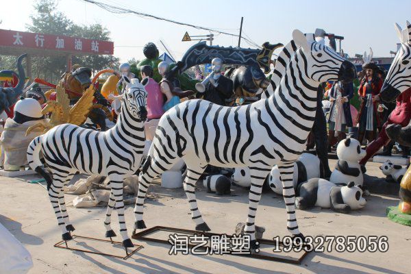 城市动物玻璃钢斑马雕塑 城市动物玻璃钢斑马雕塑