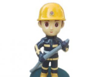 玻璃钢城市人物消防员雕塑