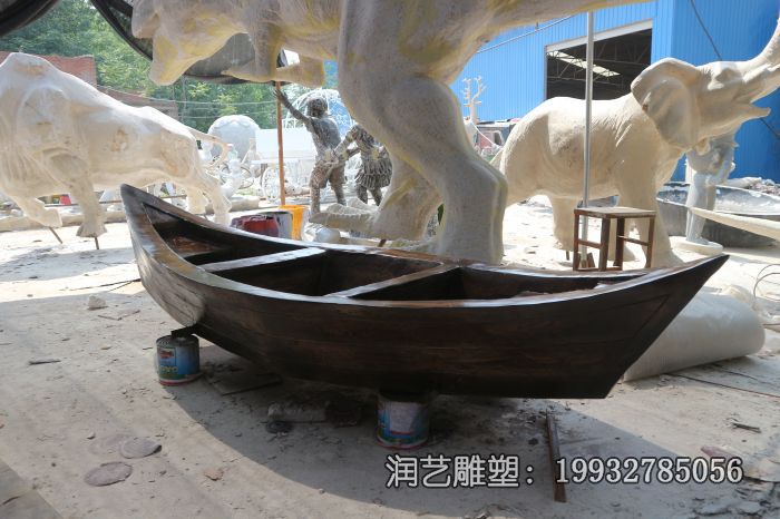 草坪玻璃钢船景观雕塑 草坪玻璃钢船景观雕塑