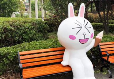 城市玻璃钢可妮兔雕塑
