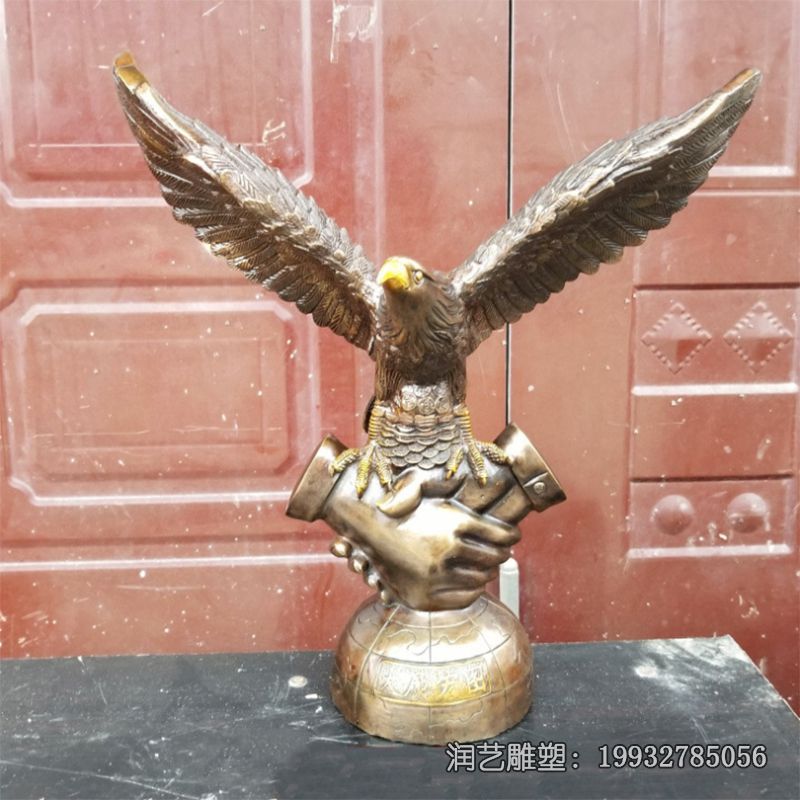 小区老鹰动物铜雕 小区老鹰动物铜雕