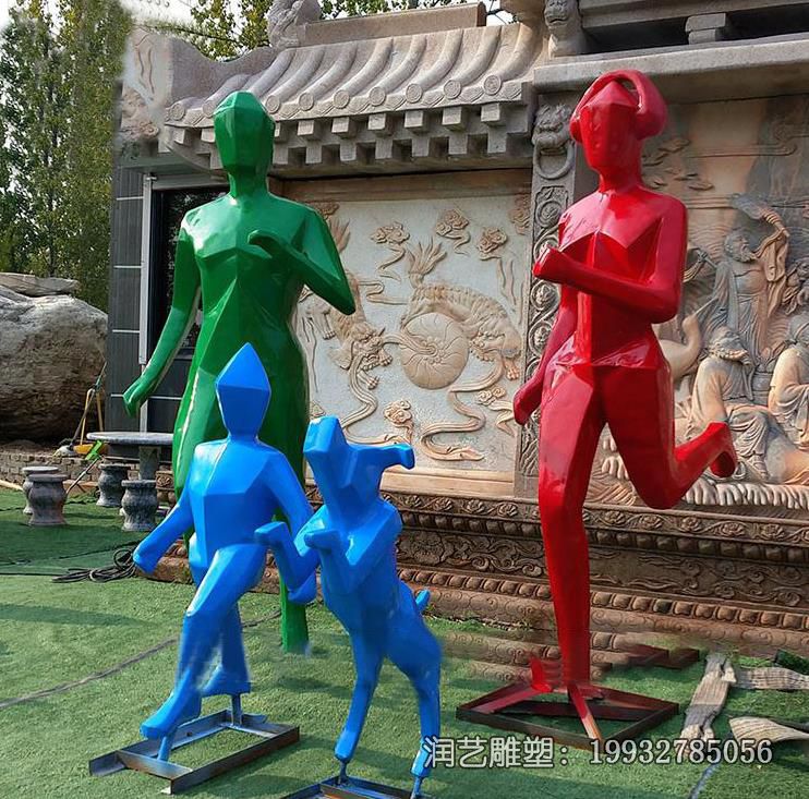 街道玻璃钢一家人雕塑 街道玻璃钢一家人雕塑