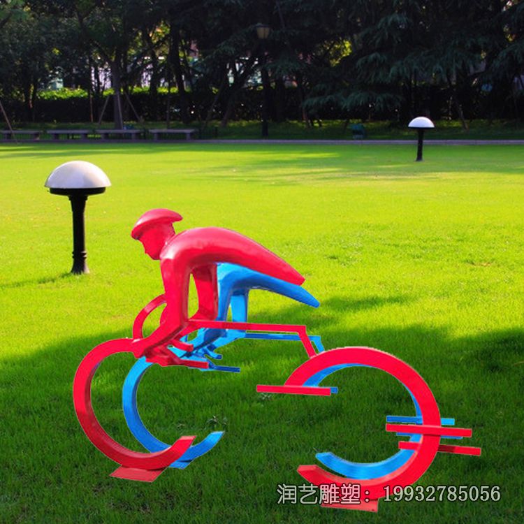 商场玻璃钢骑车人物雕塑 商场玻璃钢骑车人物雕塑