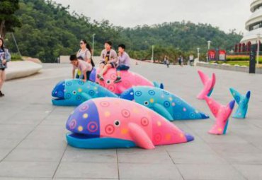 游乐场玻璃钢鲸鱼雕塑