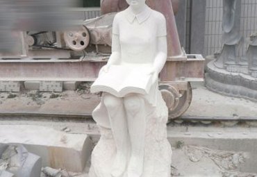 校园看书人物石雕