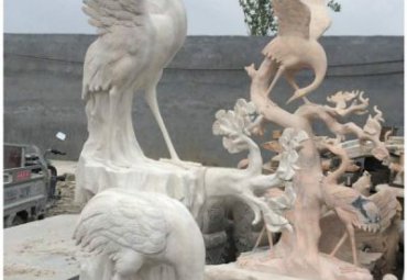 草坪仙鹤动物铜雕