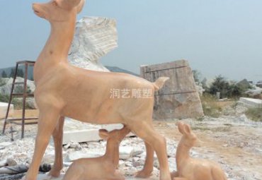 草坪石雕鹿动物雕塑