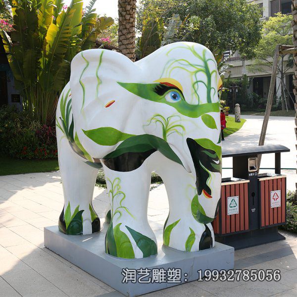 彩绘玻璃钢大象雕塑 彩绘玻璃钢大象雕塑