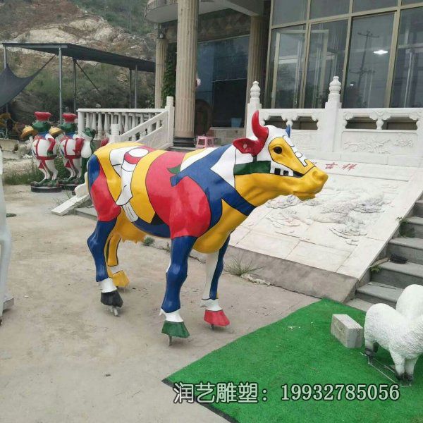 彩绘玻璃钢牛雕塑 彩绘玻璃钢牛雕塑