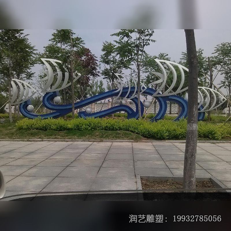 园林不锈钢抽象鱼雕塑 园林不锈钢抽象鱼雕塑