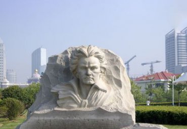 校园石雕贝多芬雕塑