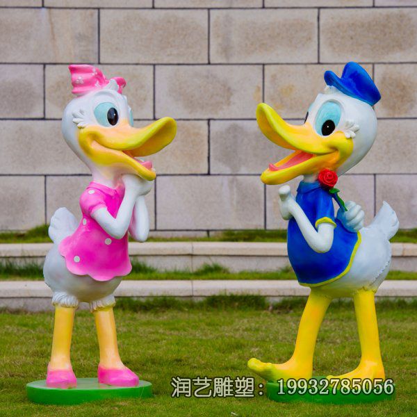景区玻璃钢唐老鸭雕塑 景区玻璃钢唐老鸭雕塑