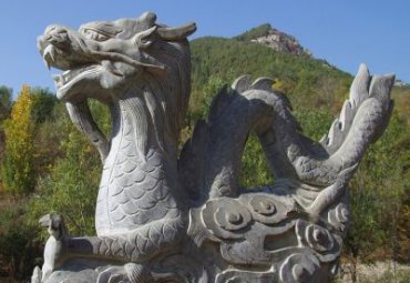 石雕公园龙雕塑