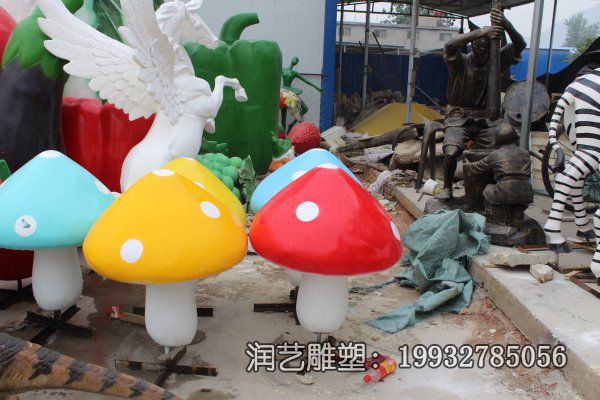 街道玻璃钢景观蘑菇雕塑 街道玻璃钢景观蘑菇雕塑